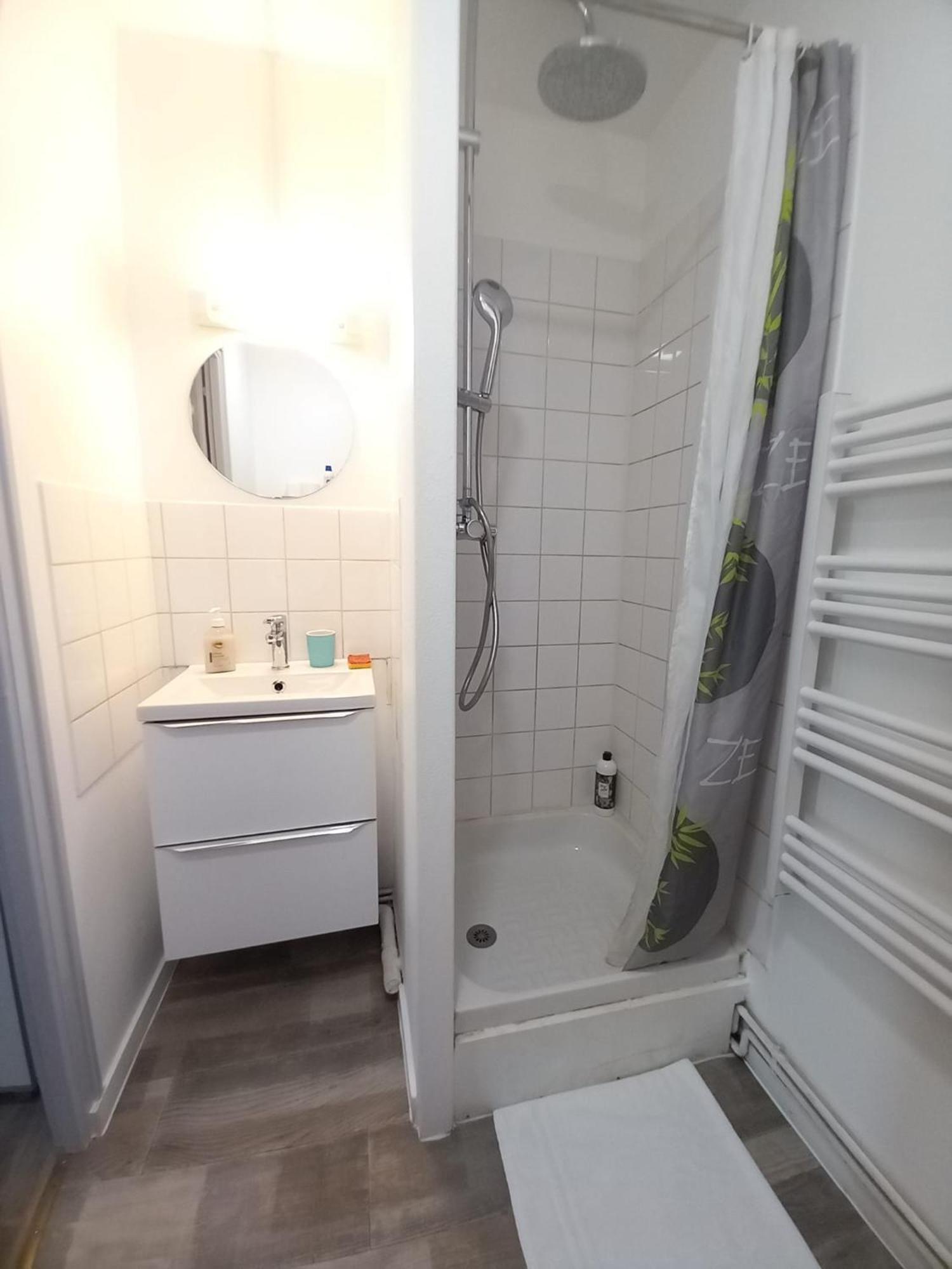 Studio Simplicien *Cosy* plein centre ville de Poitiers *TV* Wifi *Café* Exterior foto