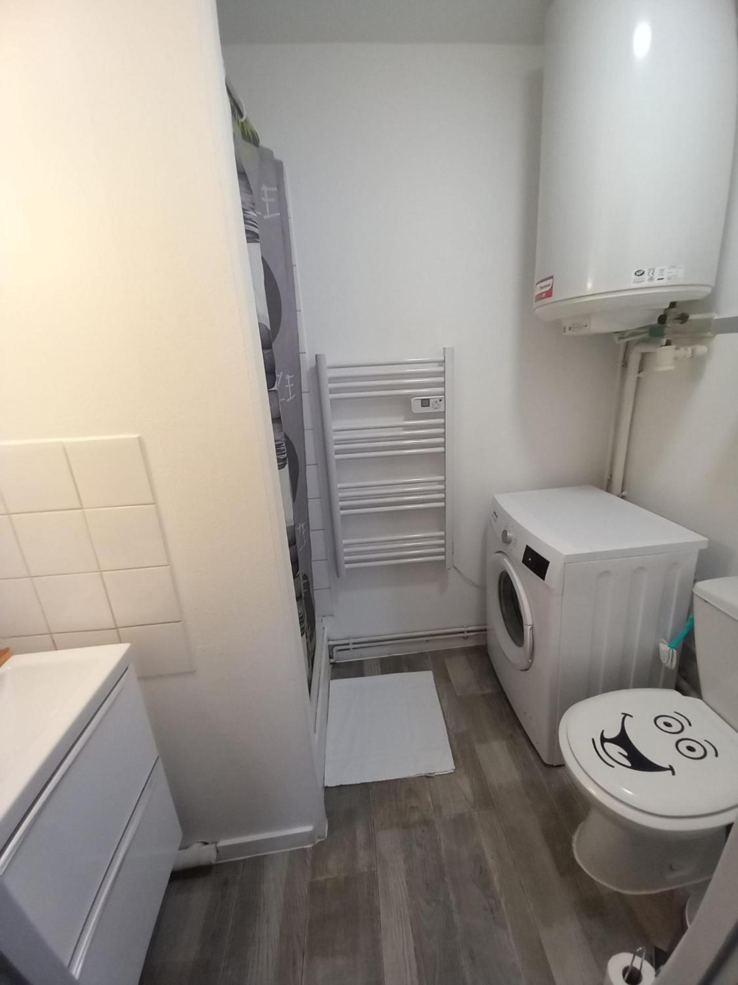 Studio Simplicien *Cosy* plein centre ville de Poitiers *TV* Wifi *Café* Exterior foto