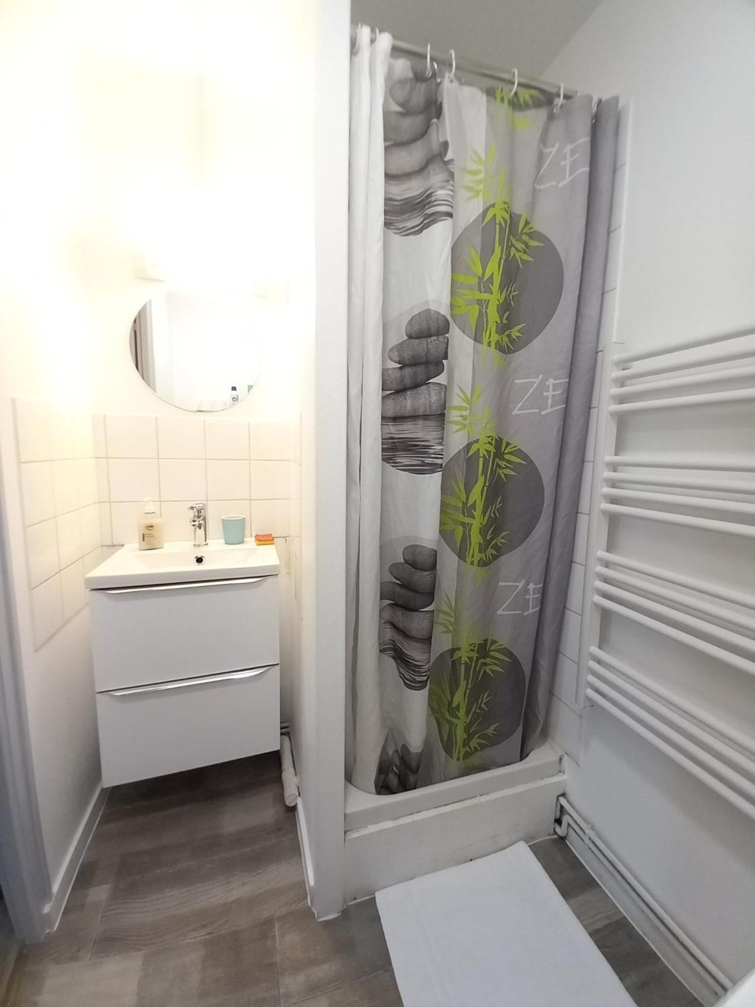Studio Simplicien *Cosy* plein centre ville de Poitiers *TV* Wifi *Café* Exterior foto